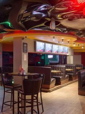 Papa's bar & grill